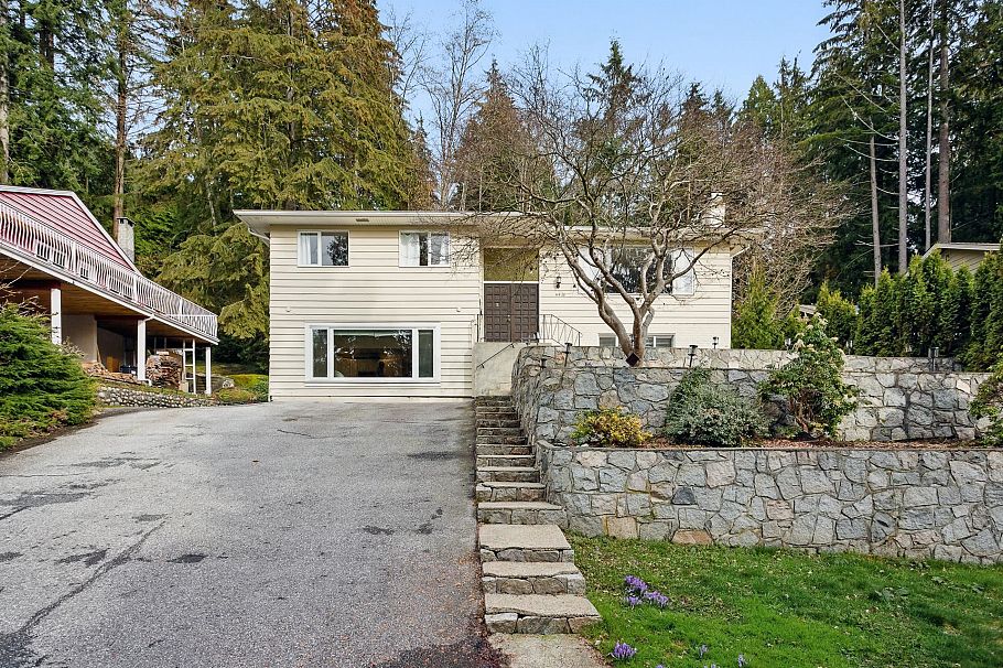 4938 Redonda Drive North Vancouver, BC - 38