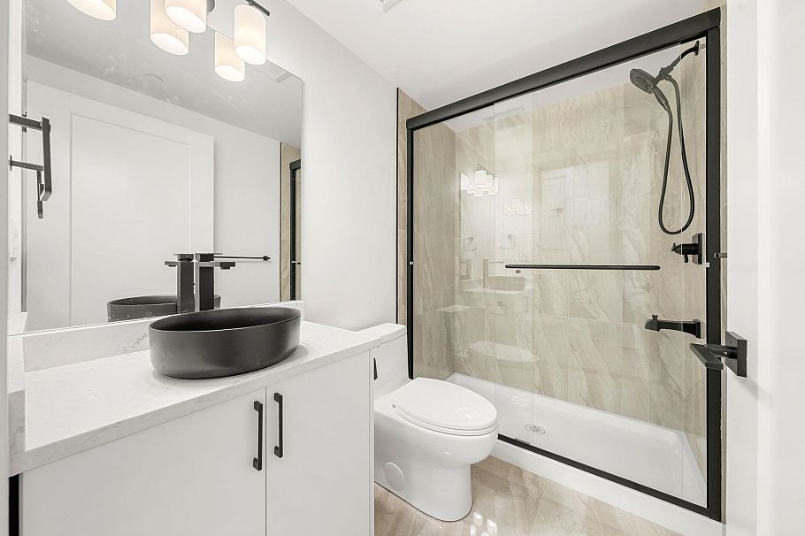 3483 Adanac Street Vancouver, BC - 34