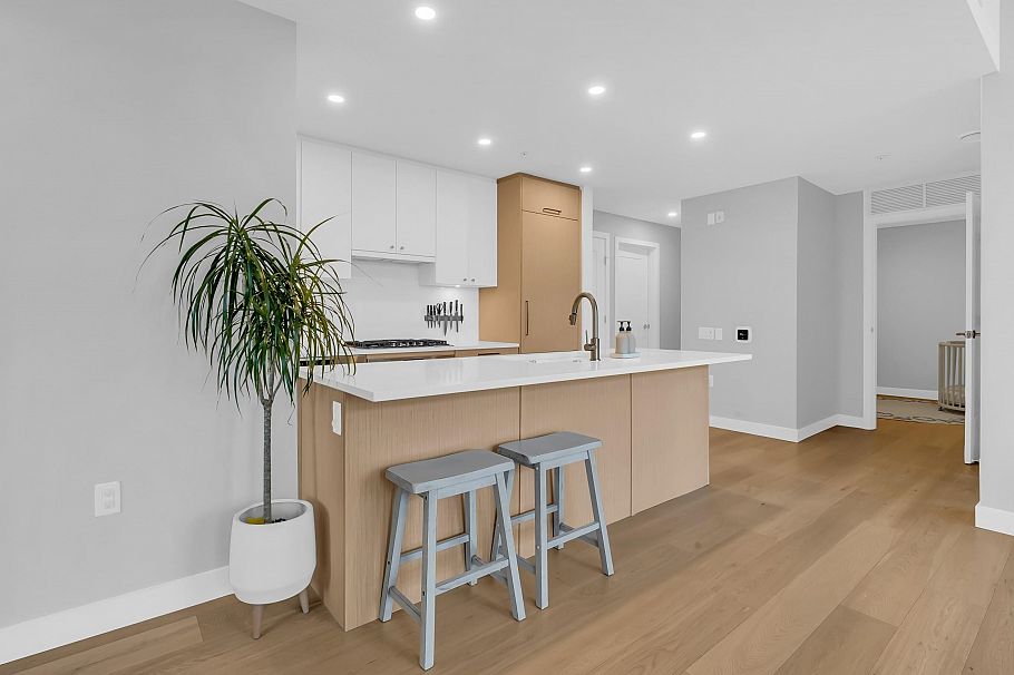 101 5007 Ash Street Vancouver, BC - 5