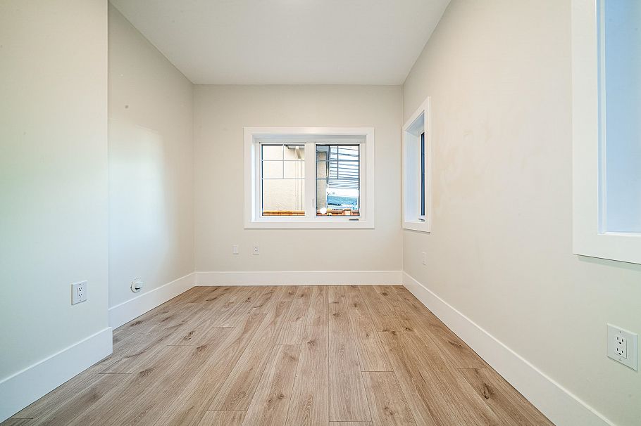 970 Park Drive Vancouver, BC - 10