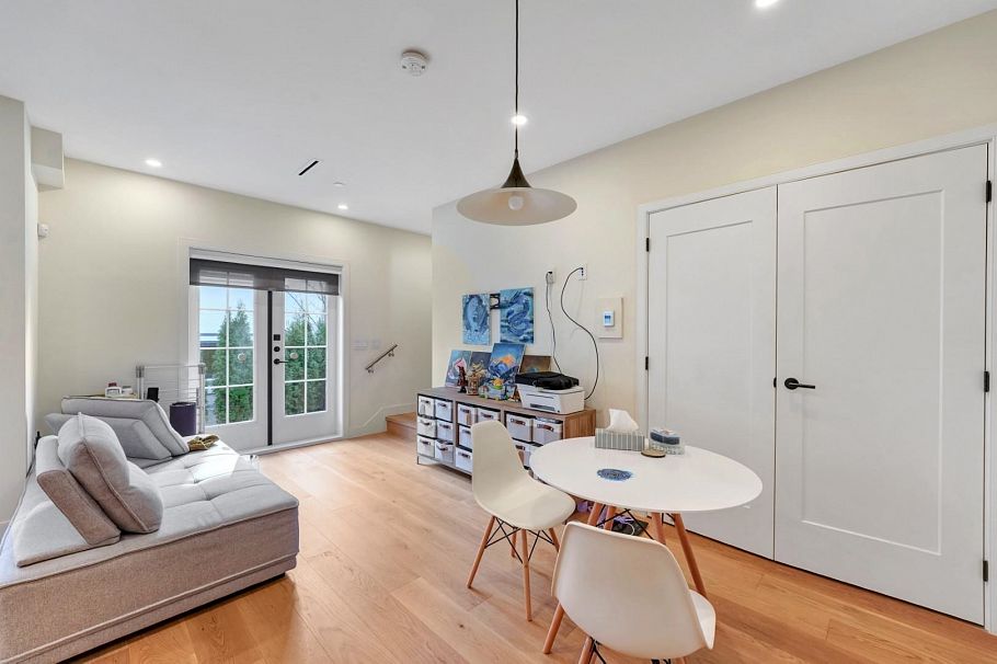 1232 W 26th Avenue Vancouver, BC - 12