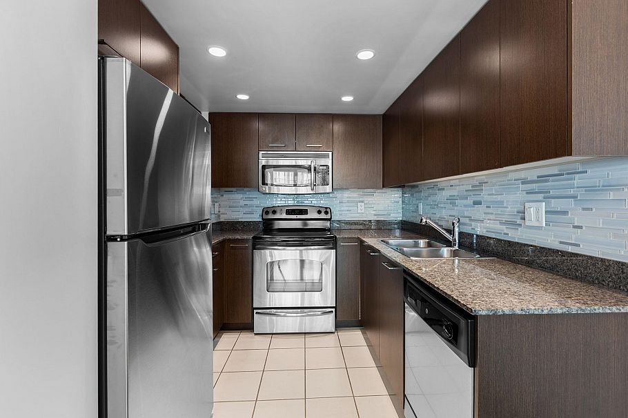 706 1212 Howe Street Vancouver, BC - 15