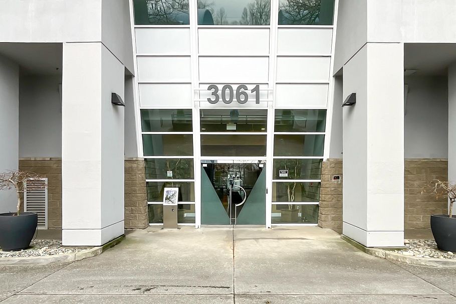 804 3061 N Kent Avenue Vancouver, BC - 2