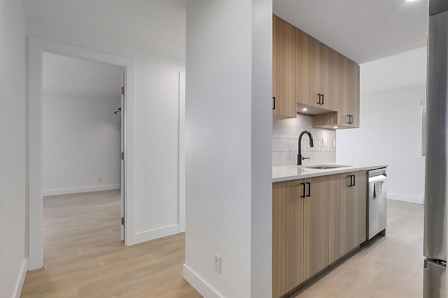 1206 110 W 4th Street North Vancouver, BC - 3