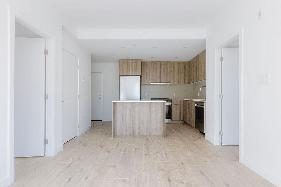 305 3594 Malsum Drive North Vancouver, BC - 7