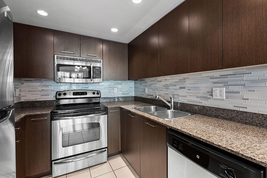 706 1212 Howe Street Vancouver, BC - 16