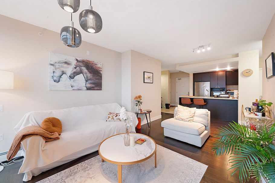 1304 1320 Chesterfield Avenue North Vancouver, BC - 4