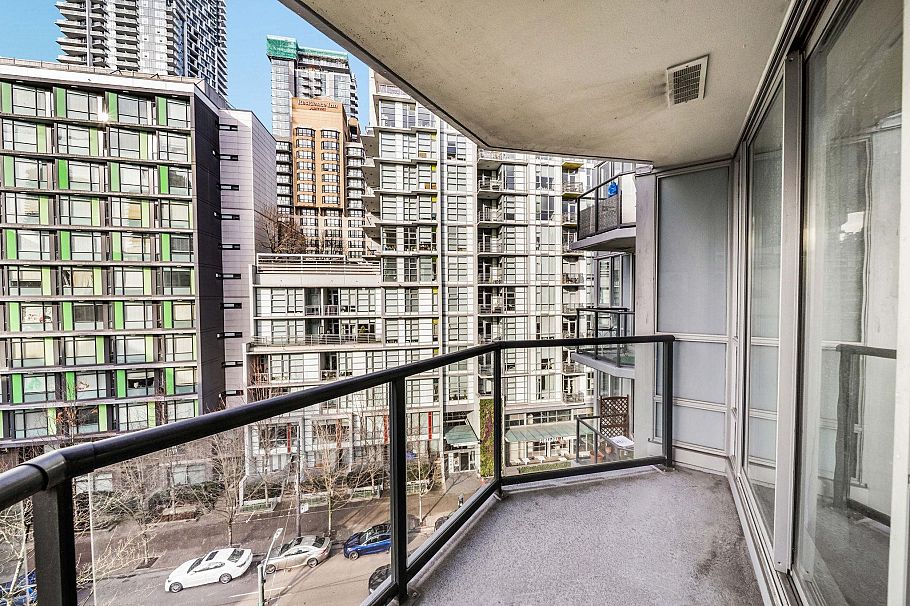 706 1212 Howe Street Vancouver, BC - 7