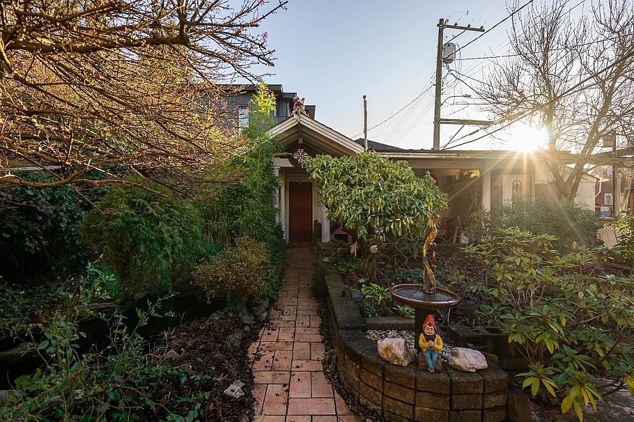 228 E 26th Avenue Vancouver, BC - 30