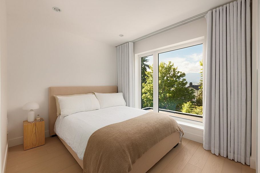 3422 Pandora Street Vancouver, BC - 25