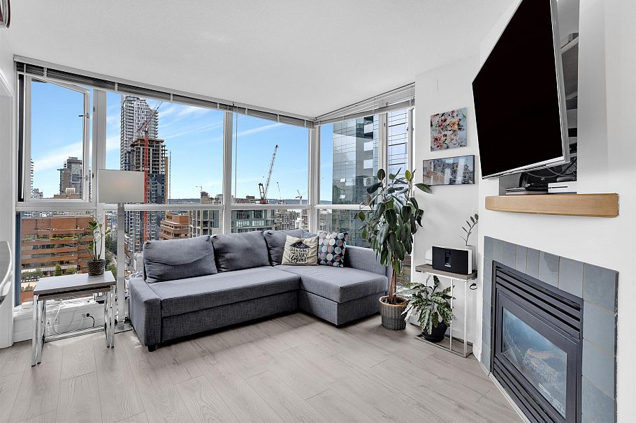 2507 1068 Hornby Street Vancouver, BC - 3