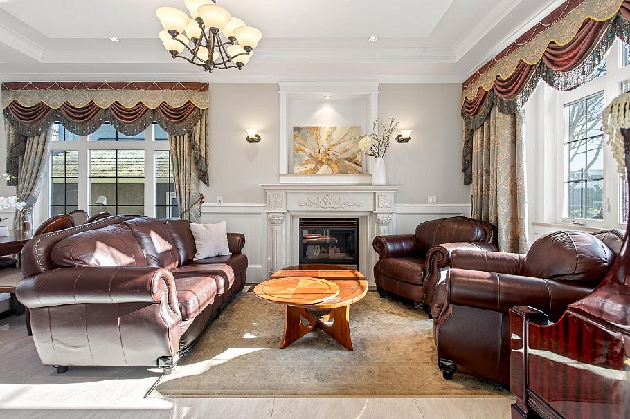 2989 W 32nd Avenue Vancouver, BC - 3