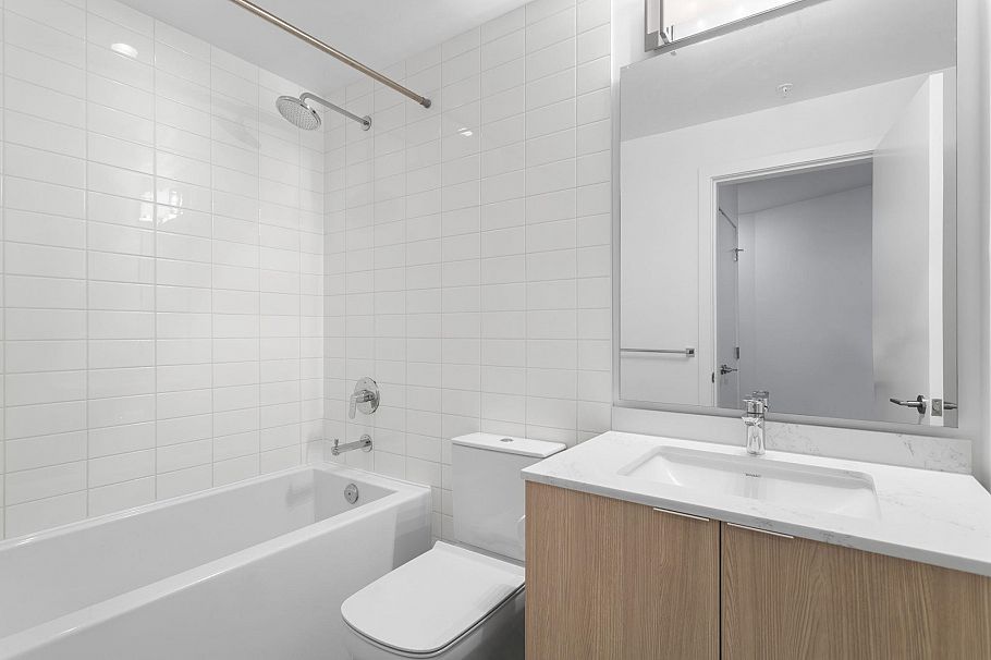 201 725 Marine Drive North Vancouver, BC - 21