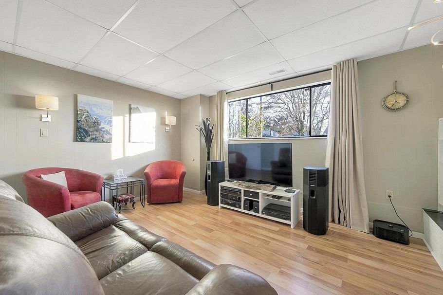 324 W 28th Street North Vancouver, BC - 30