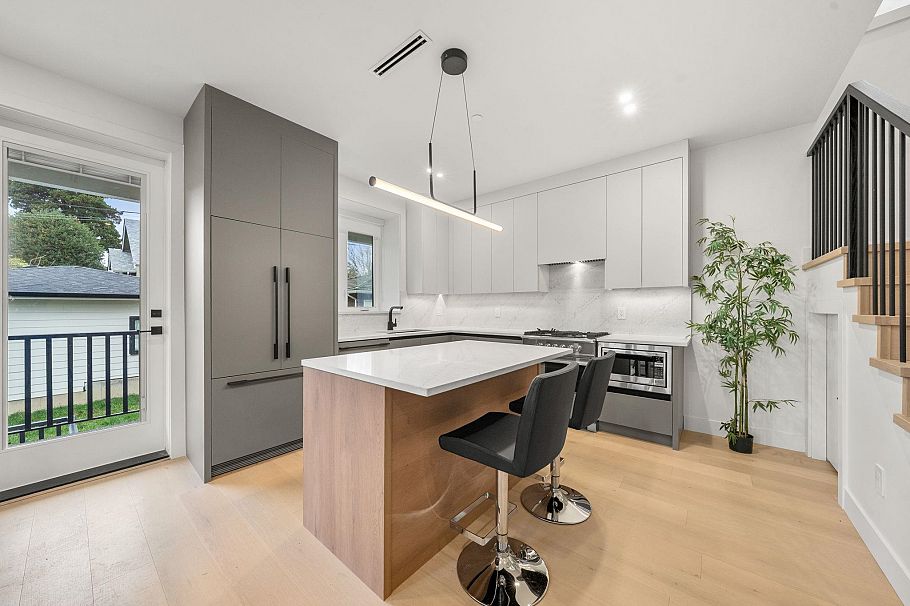 3483 Adanac Street Vancouver, BC - 9