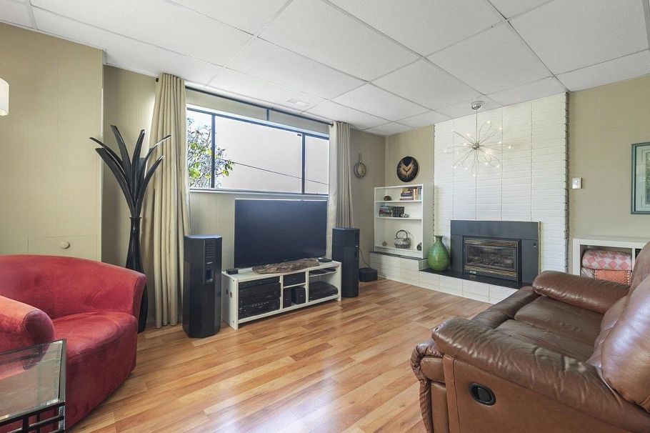 324 W 28th Street North Vancouver, BC - 29