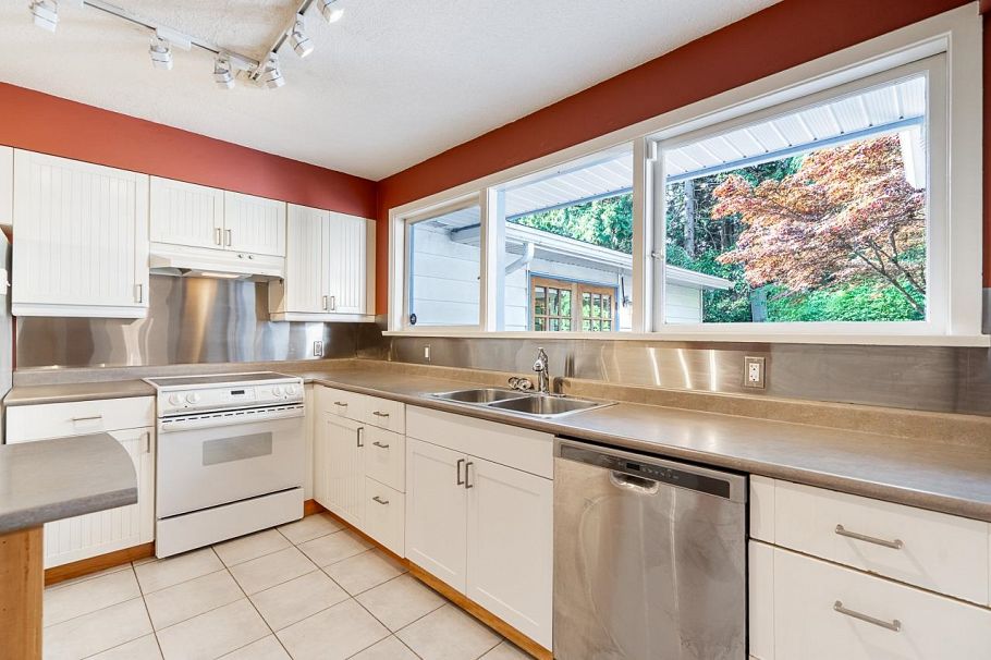 3084 Paisley Road North Vancouver, BC - 17