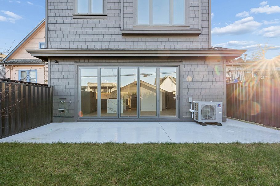 2 847 E 10 Avenue Vancouver, BC - 36