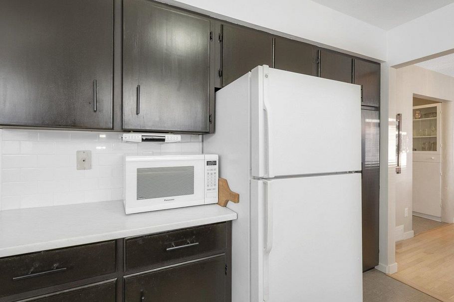 324 W 28th Street North Vancouver, BC - 13