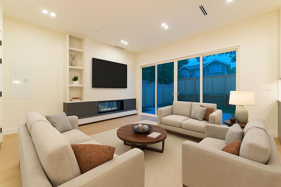 2 773 E 61st Avenue Vancouver, BC - 2