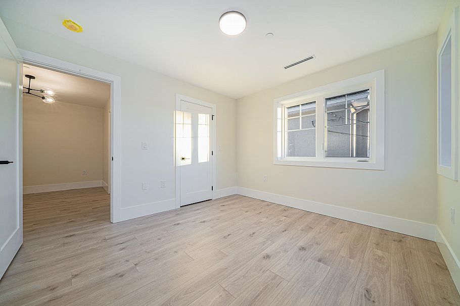 970 Park Drive Vancouver, BC - 22