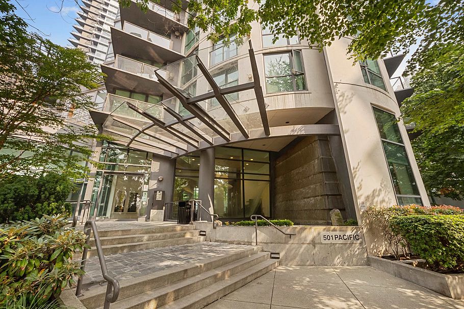 603 501 Pacific Street Vancouver, BC - 1