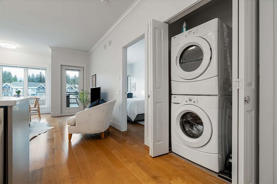 403 857 W 15th Street North Vancouver, BC - 9