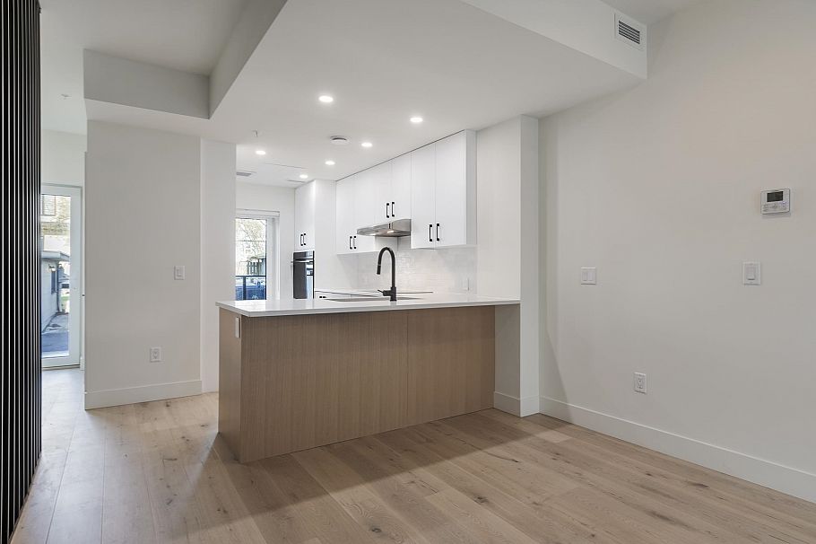 TH8 324 E Ridgeway Avenue North Vancouver, BC - 14