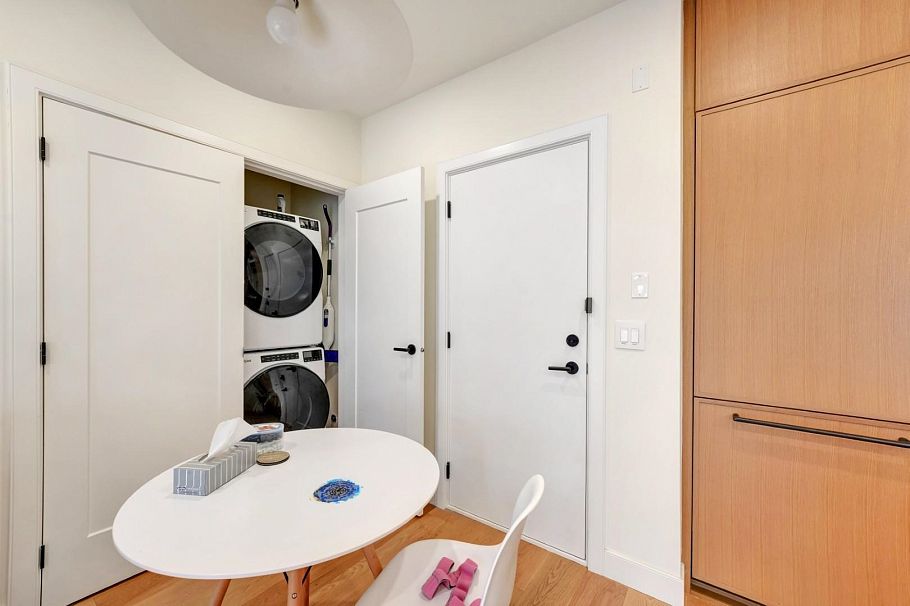 1232 W 26th Avenue Vancouver, BC - 10