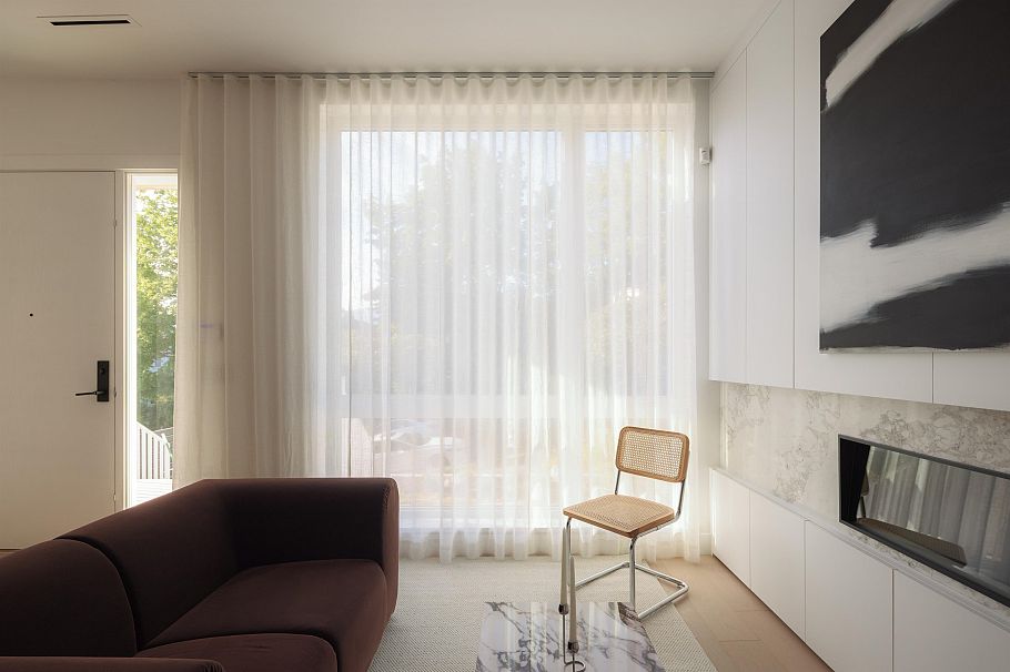 3422 Pandora Street Vancouver, BC - 4