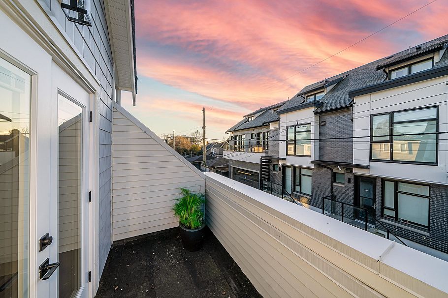 972 Park Drive Vancouver, BC - 35