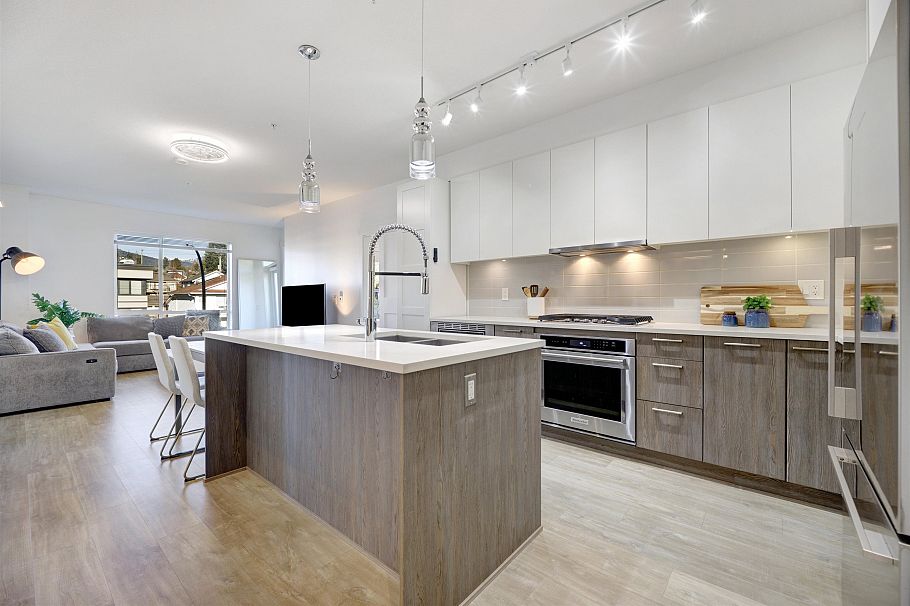 306 625 E 3rd Street North Vancouver, BC - 1