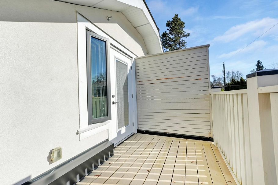 1232 W 26th Avenue Vancouver, BC - 23