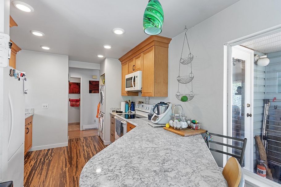 332 St. Patricks Avenue North Vancouver, BC - 17