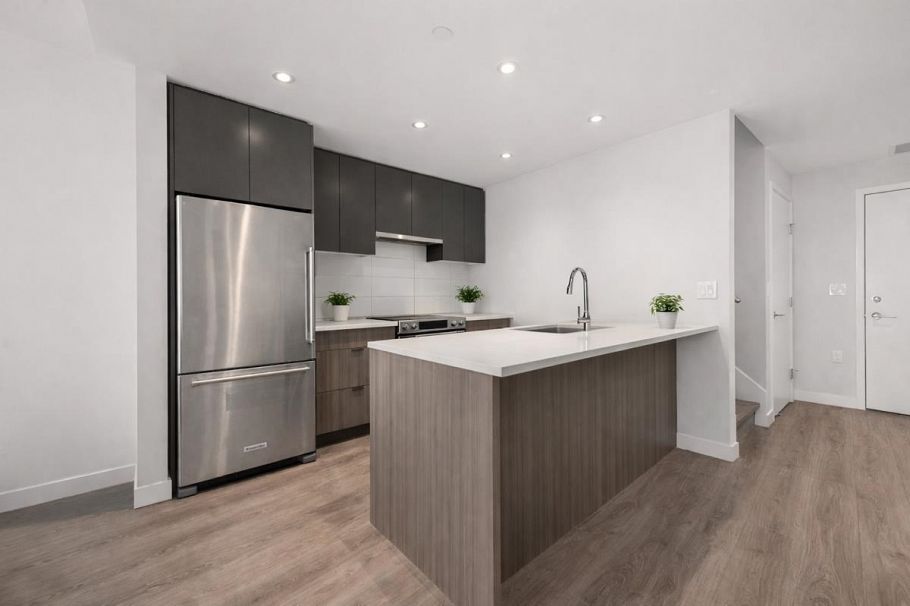 506 3430 E Kent Avenue South Vancouver, BC - 3