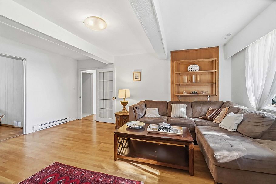 552 W 29th Street North Vancouver, BC - 18