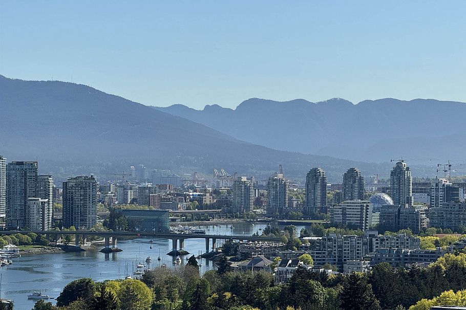 PH 1268 W Broadway Vancouver, BC - 1