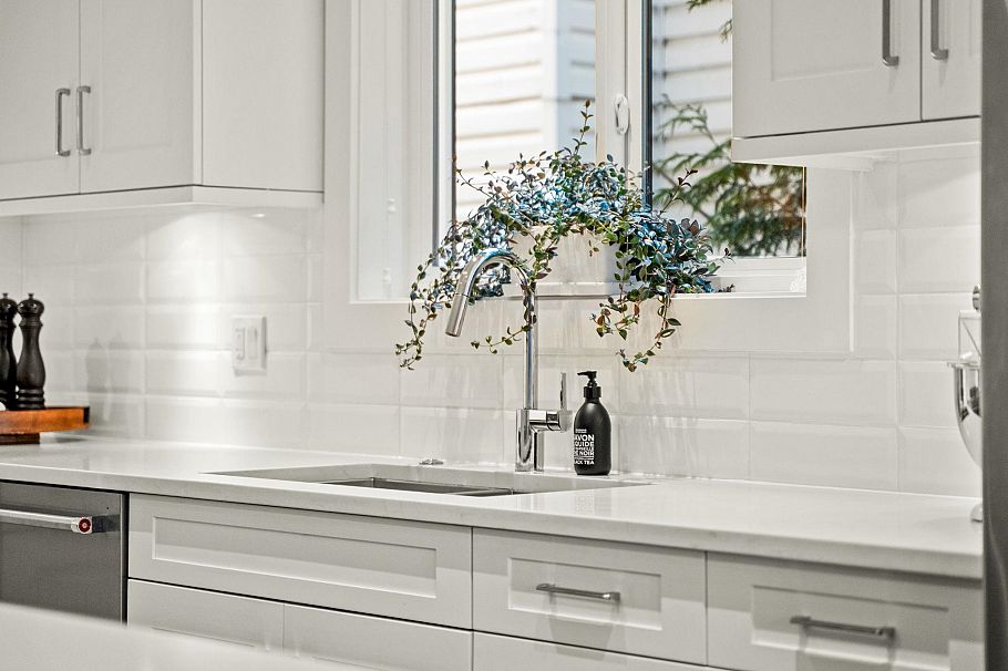 244 E 18th Street North Vancouver, BC - 8