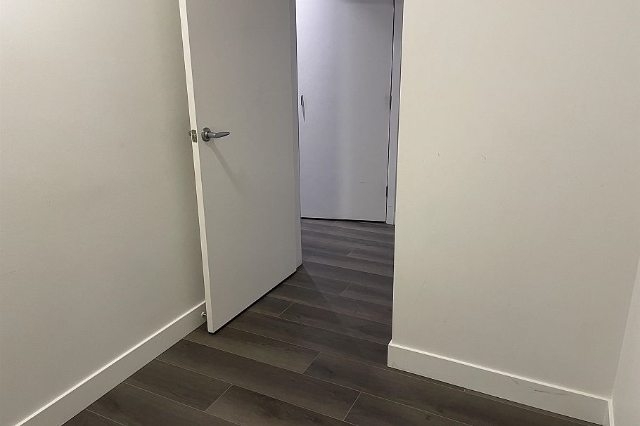 210 8138 Fraser Street Vancouver, BC - 11