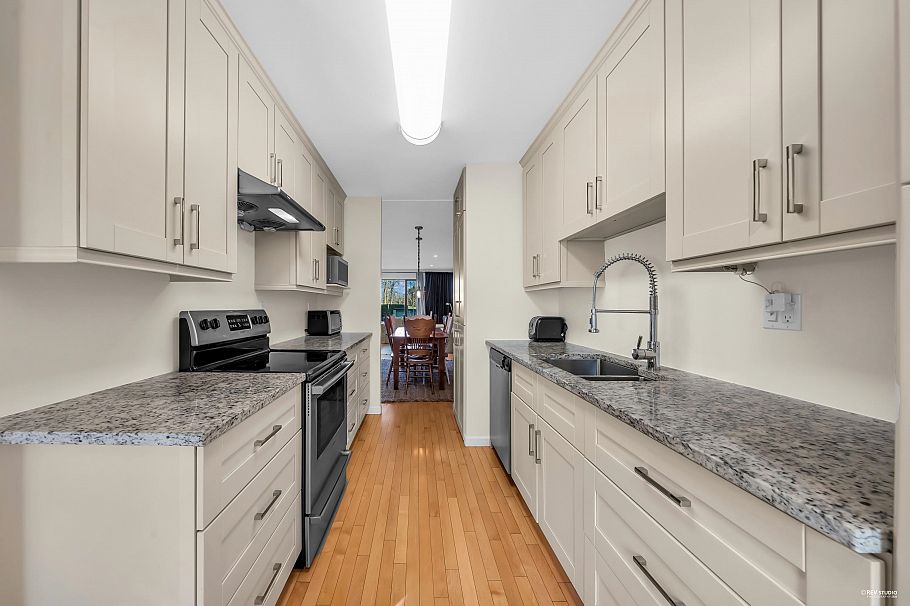 1031 Scantlings Vancouver, BC - 17