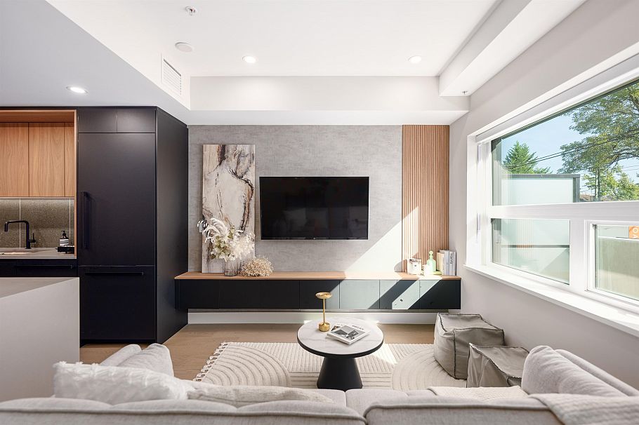 135 W 41st Avenue Vancouver, BC - 1