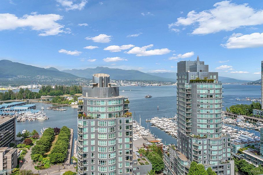 2001 620 Cardero Street Vancouver, BC - 32