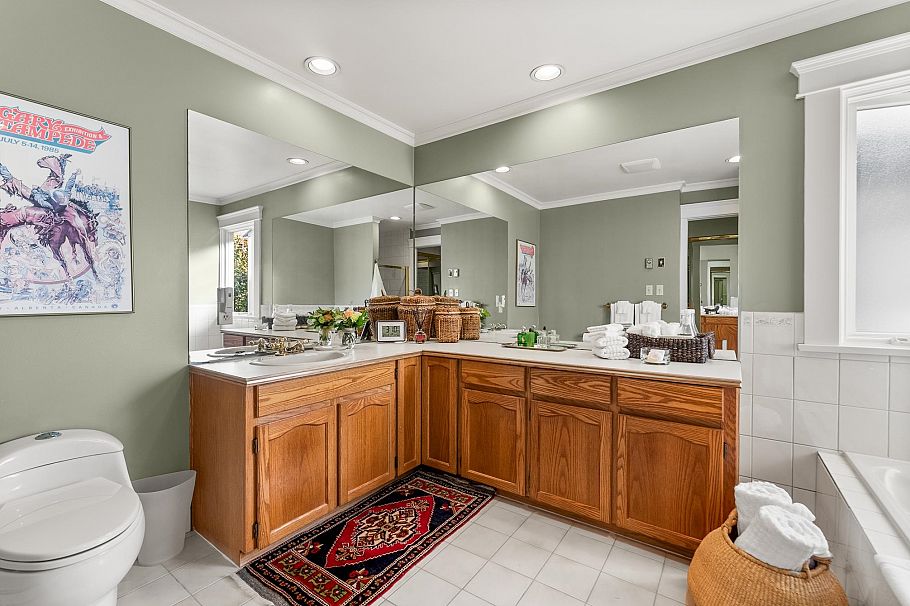 3171 W 42nd Avenue Vancouver, BC - 32