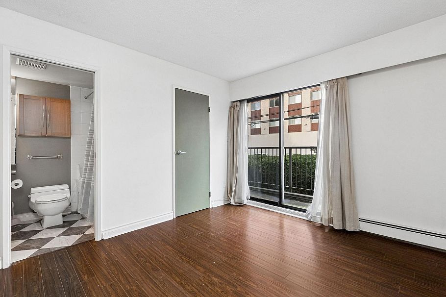 203 330 E 1st Street North Vancouver, BC - 20