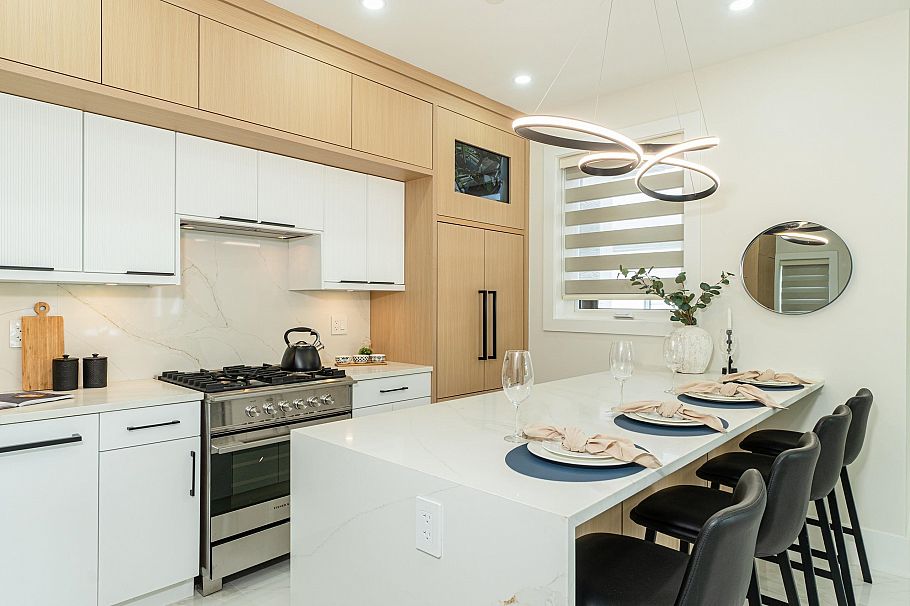 1552 W 66th Avenue Vancouver, BC - 9