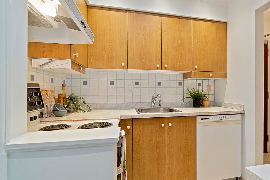 405 1157 Nelson Street Vancouver, BC - 16