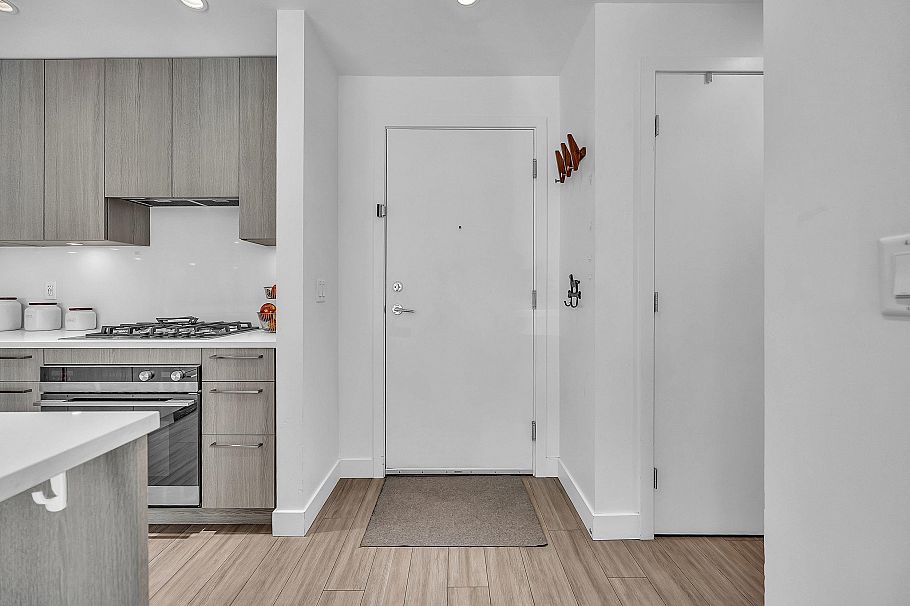 205 733 E 3rd Street North Vancouver, BC - 7