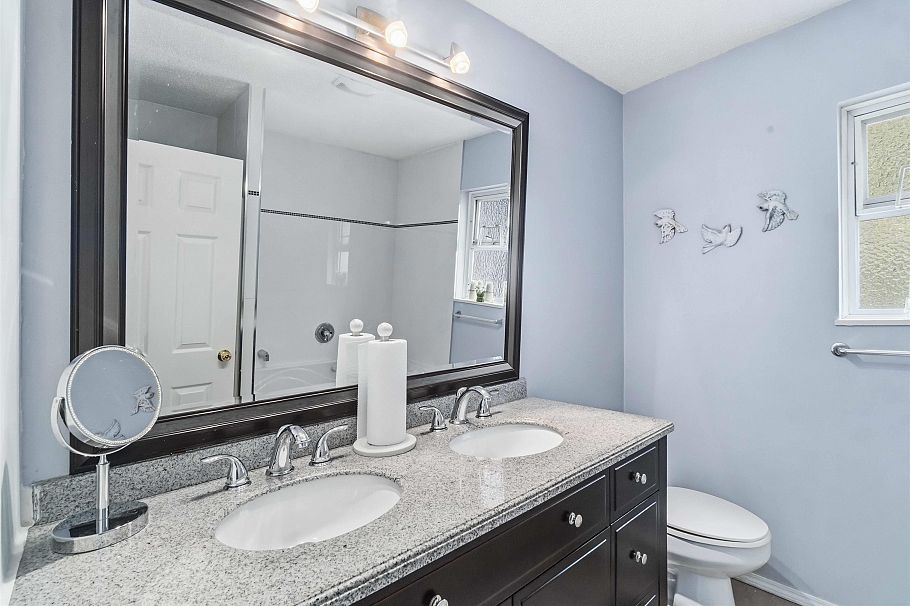 552 W 29th Street North Vancouver, BC - 13