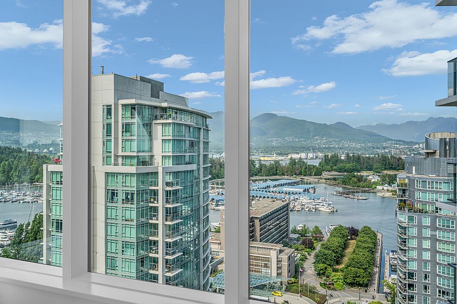 2001 620 Cardero Street Vancouver, BC - 24