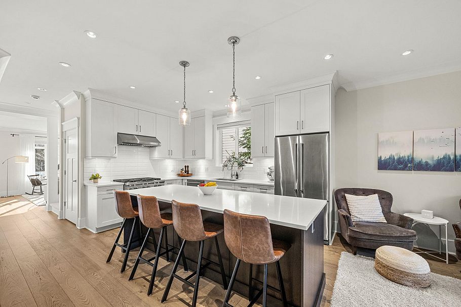 244 E 18th Street North Vancouver, BC - 6